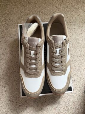 GUESS Asteli Sneakers Men’s Size 13 Taupe Beige White Casual Lace-Up Low Top
